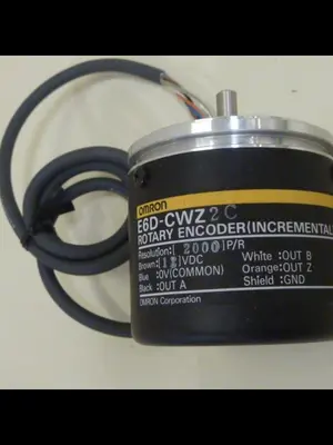 NEW OMRON E6D-CWZ2C