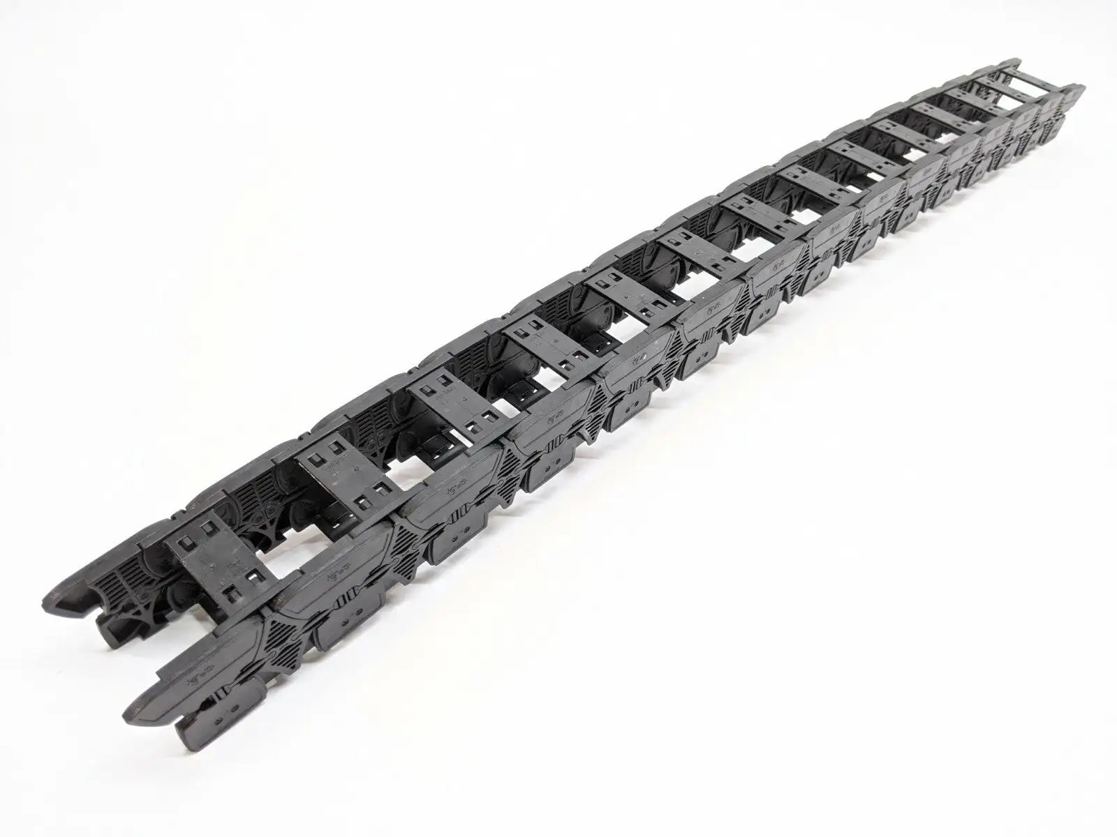 USED IGUS ENERGY CHAIN 29-1/2” L