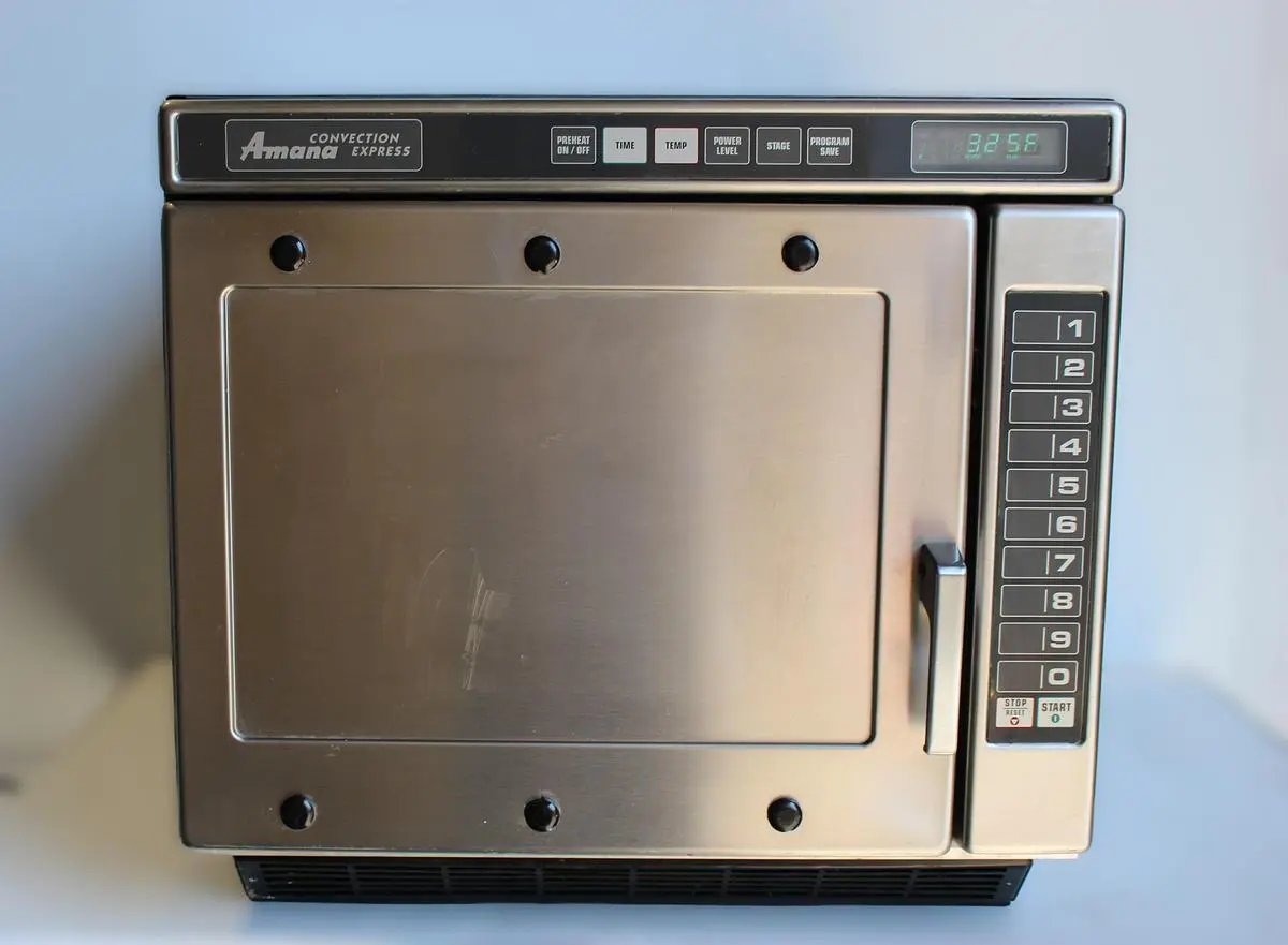 USED AMANA HCM2200