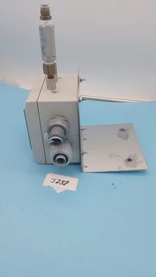 USED Dwyer Dh11-007