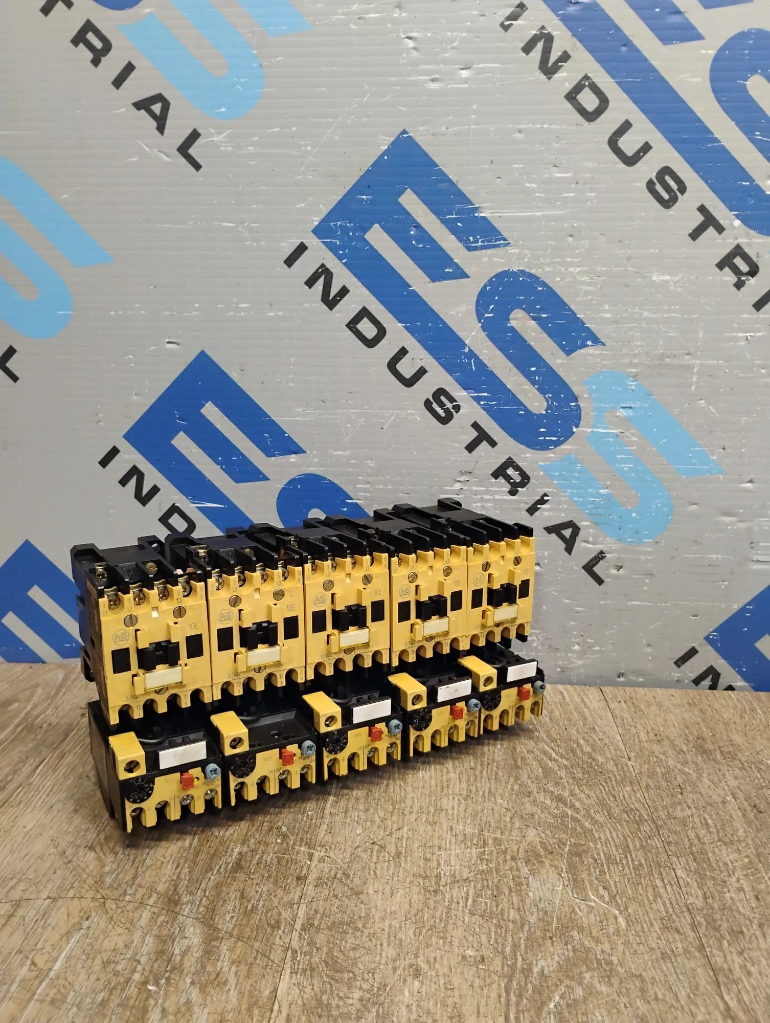 USED Allen-Bradley 100-A09ND3