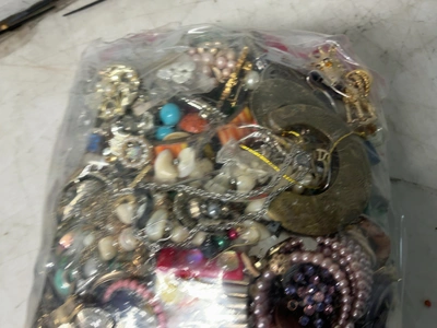 Used _UNKNOWN_ _UNKNOWN_ Jewelry & Gemstones Michigan US | Miedema Asset Management Group #1760468