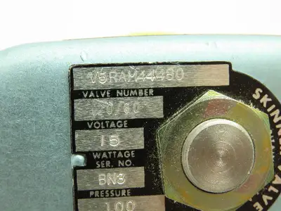 Honeywell Skinner V5RAM44480 Solenoid Valve 120VAC 100 PSI 1/4" NPT (NC)