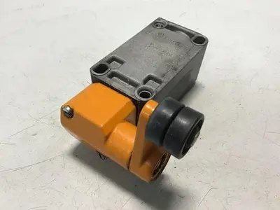 USED SIEMENS 3SE3 120-1GW-Z