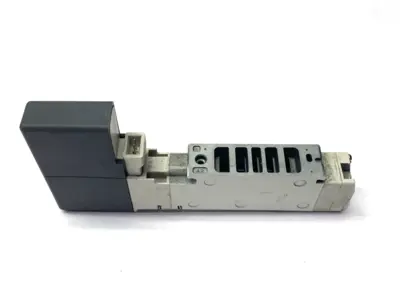 USED SMC PNEUMATIC SOLENOID VALVE 5-PORT