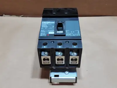 USED SQUARE D QDA32125