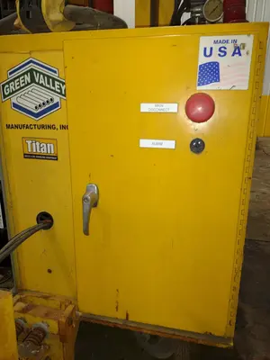 USED GREEN VALLEY \/ TITAN 2332