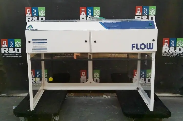 Used _UNKNOWN_ _UNKNOWN_ Laminar Flow Hoods California US | R&D Laboratory Equipment #802827