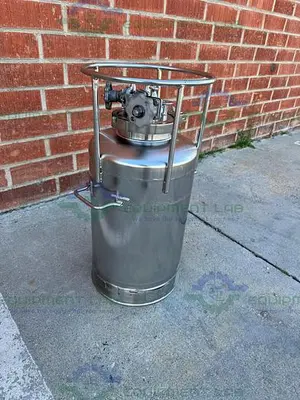 USED ALLOY PRODUCTS 10 LITER STAINLESS STEEL PROCESS / PRESSURE VESSEL 40 PSI