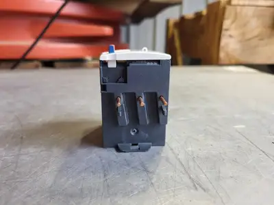 NEW SCHNEIDER ELECTRIC LRD07