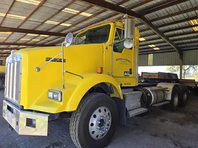 USED 2014 KENWORTH T800