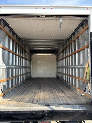 Used 2018 ISUZU VAN BODY TRUCK - DIESEL (2018) Box trucks Texas US | MachineryMax #1488266