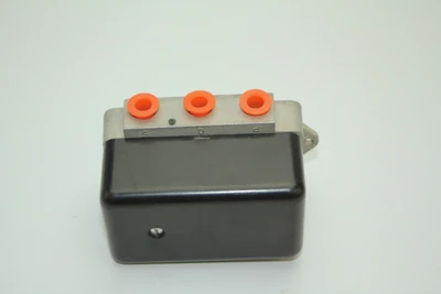 Used Johnson Controls V-9502 Parts (Hydraulics and Pneumatics) California US | Davliegogo LLC #1705525