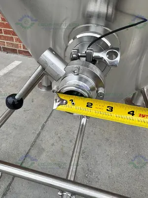 Used BLACKSTONE VENTURES 4700 LITER /30 BBL  STAINLESS STEEL JACKETED FERMENTATION TANK Reactors California US | Equipment Lab #1262710