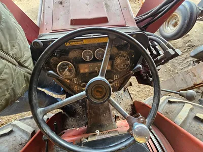 1988 Case International 585 tractor with loader | Iron Listing (25)