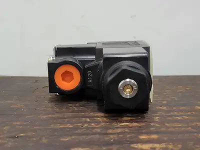 NEW YUKEN DSG-01-2B2-A120-7090