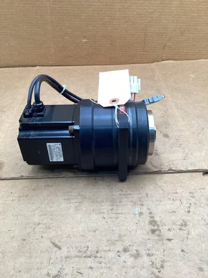 Yaskawa AC Servo Motor SGMPH-04AAAGB01; 400W 200V 2.6A