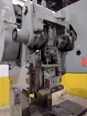 60 TON BLISS MODEL #C-60 OBI STAMPING PUNCH PRESS 8" STROKE: STOCK #23462