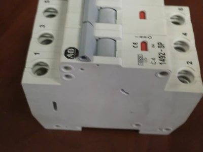 USED Allen-Bradley 1492-SP3C040