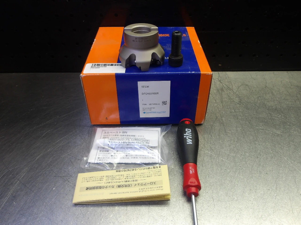 Sumitomo 2.5" Indexable Coolant Thru Facemill 1" Arbor DFCM22500R (LOC2847A)