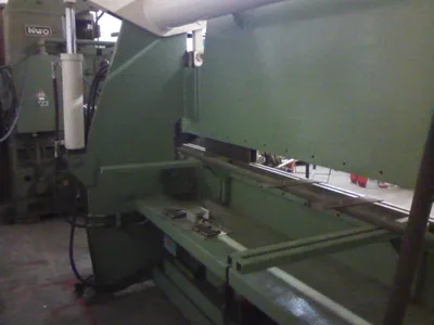 Used Accurpress 80-ton × 10-ft Hydraulic Press Brake Press Brakes Quebec CA | Machineco #1256243