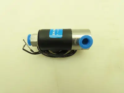 Honeywell Skinner B16DK1050 Solenoid Valve 3-Way NO 125 VDC 50 PSI 1/8" NPT