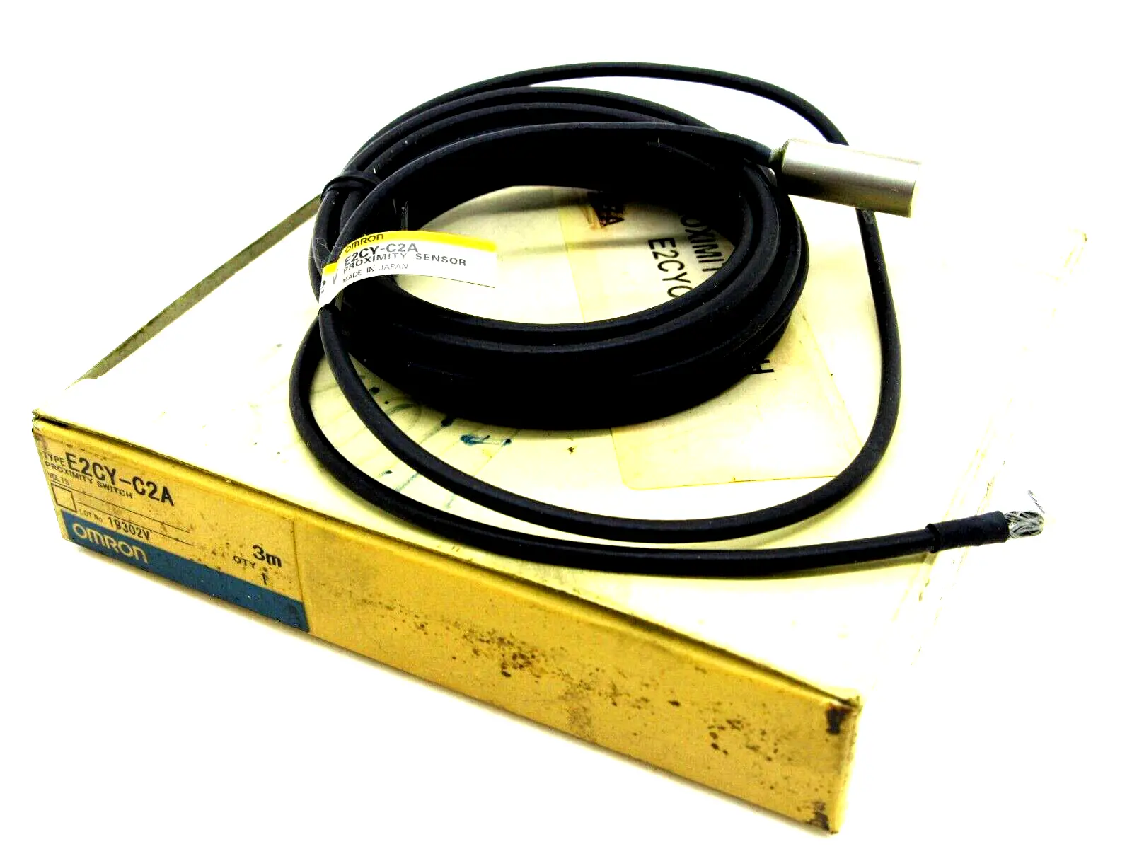 NEW OMRON E2CY-C2A PROXIMITY SWITCH E2CYC2A