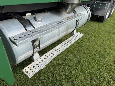 Used 2006 FREIGHTLINER COLUMBIA TANDEM AXLE SEMI TRUCK Conventional trucks Michigan US | Miedema Asset Management Group #1287701