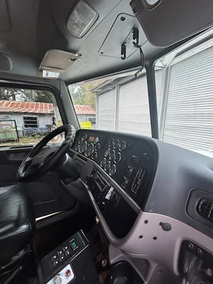 USED 2011 PETERBILT DUMP TRUCK
