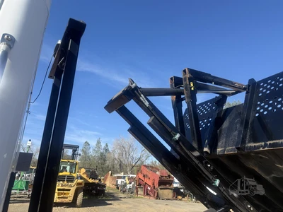 Used 2018 FREIGHTLINER BUSINESS CLASS M2 106 Hooklifts & Roll-Offs California US | Mittry Construction #1363502