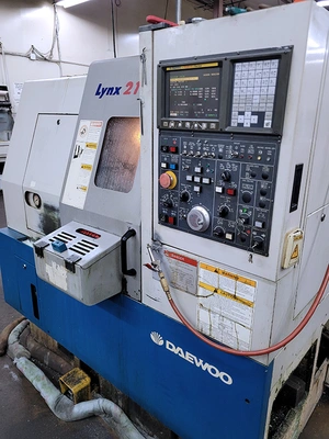 Used 2004 DAEWOO LYNX 210A CNC Lathes Illinois US | Machinery Marketing International #379012