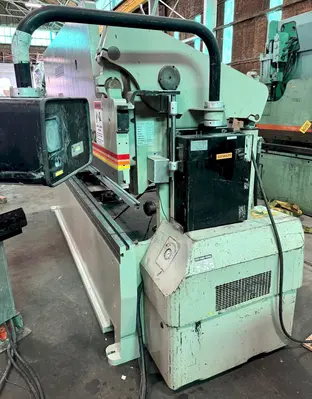 USED 1992 ACCURPRESS 710012
