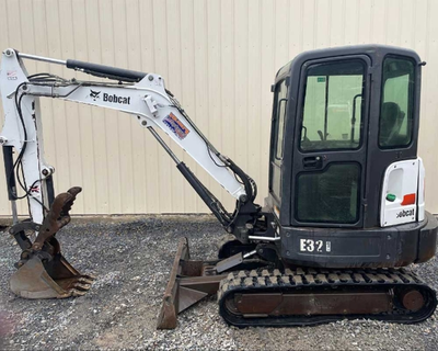 USED 2016 Bobcat E32