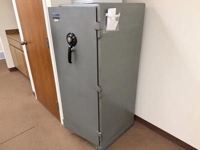 Used DIEBOLD 900 SERIES SAFE Safes Michigan US | Miedema Asset Management Group #1320800