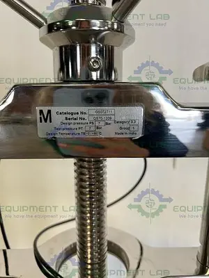 USED MILLIPORE QUIKSCALE  70 / 550 CHROMATOGRAPHY COLUMN 2 L