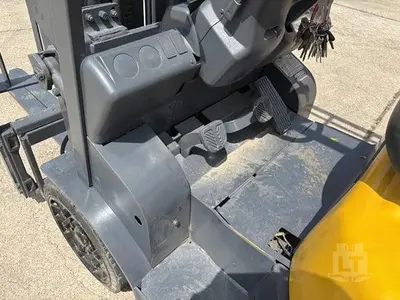 USED 2008 TCM FCG25-4HL