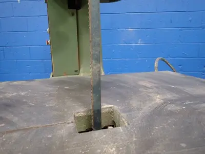 Danckaert 31" Throat Vertical Band Saw