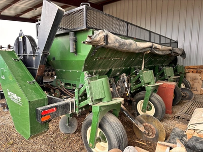 Used _UNKNOWN_ _UNKNOWN_ Planters Idaho US | Tri-Steel Manufacturing #1557154