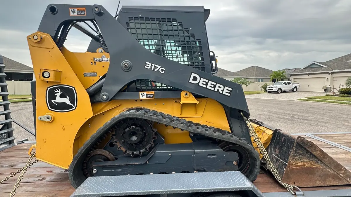 USED 2023 Deere 317G