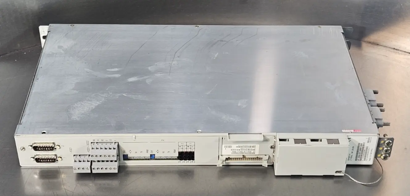 Siemens 6SN1123-1AB00-0AA0 / 6SN1118-0AE11-0AA1 Simodrive Loc1E11