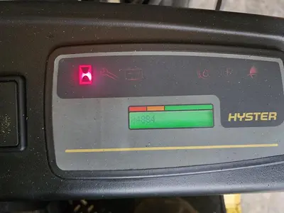 USED 2001 HYSTER E50XM2