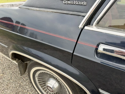 USED 1981 FORD CROWN VICTORIA