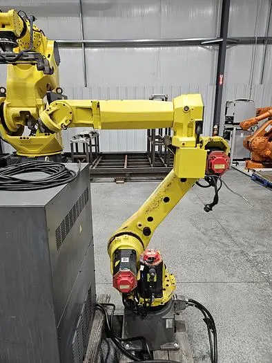 Used 2008 FANUC ARCMATE 120IC Robots Ohio US | Six Axis Solutions #397853