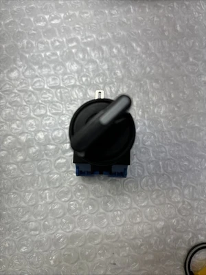 NEW IDEC HW1S-2TF20 -HW1L-MF2F10QD -HW1B-M1F10-G