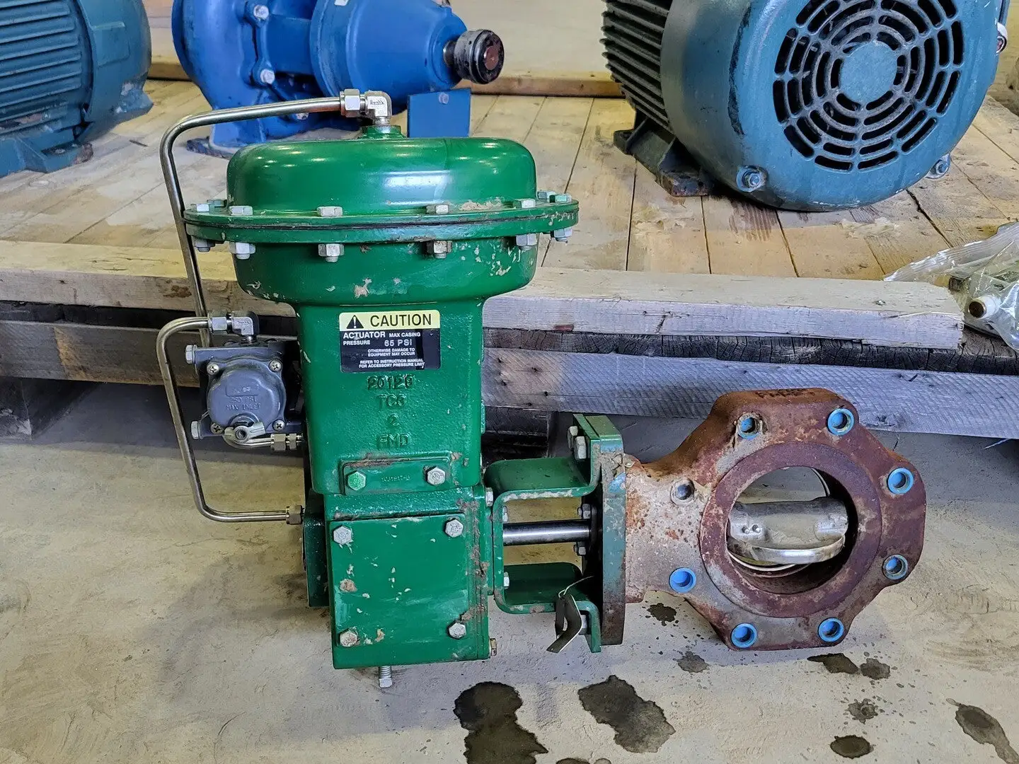 USED FISHER CONTROLS 8560