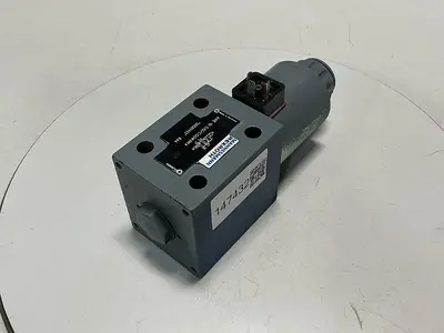 USED REXROTH 4WE 10 D32/CG24N9K4