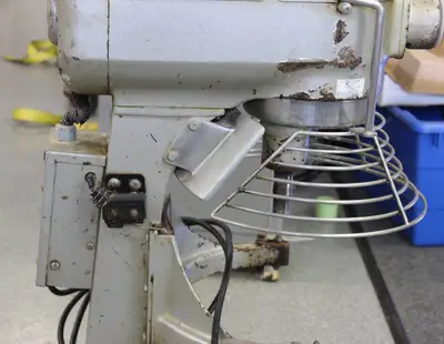 20 Quart Commercial NSF Dough mixer DOYON SM 200
