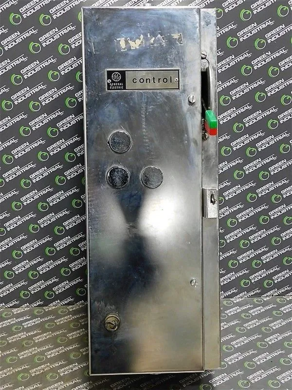 General Electric CR308B4**DAAA Fused Combination Starter 600V 5HP 18A Nema0 Used