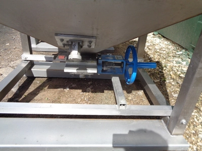 300L S/S open top powder hopper