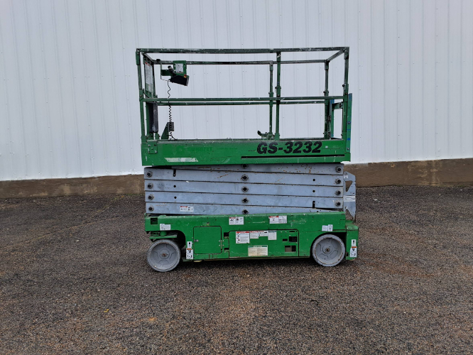 Used 2016 Genie GS-3232 Scissor Lifters Texas US | Stack Equipment #1080316